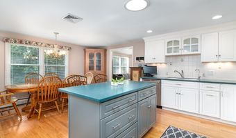 26 High St, North Kingstown, RI 02852