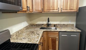 7904 INVERTON Rd 204, Annandale, VA 22003