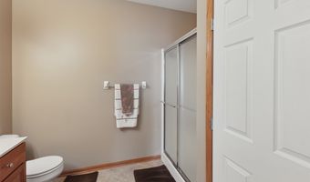 524 Carrie Ln, Altoona, IA 50009