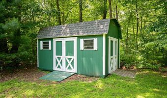 52 Thornridge Dr, Colchester, CT 06415