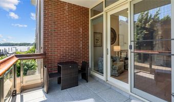 341 Thames St 103, Bristol, RI 02809