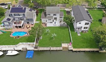 17 Norman Ave, Amityville, NY 11701