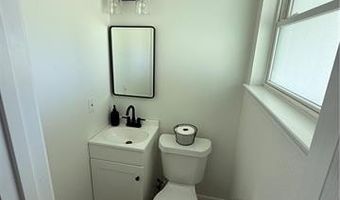 225 NUTRIA Dr, Arabi, LA 70032