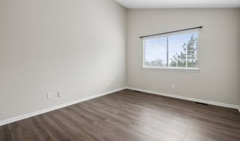 4 Ray Ct, Bedminster, NJ 07921