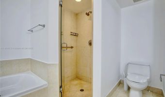 19900 E Country Club Dr 216, Aventura, FL 33180