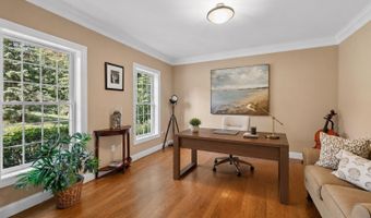 22 Elizabeth Way, Bedford, NH 03110