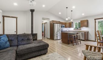 5611 Blacktail Rd, Careywood, ID 83809