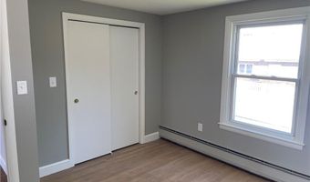 29 TACOMA St, Cranston, RI 02920