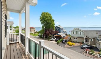 41 Burnett Rd, Warwick, RI 02889