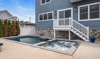33 Amherst Dr, Bayville, NJ 08721