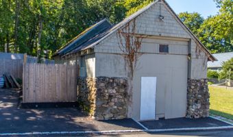 41 Wakemore St, Darien, CT 06820