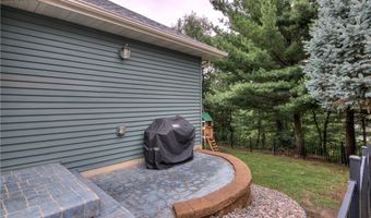 312 Brookshire Ct, Altoona, WI 54720