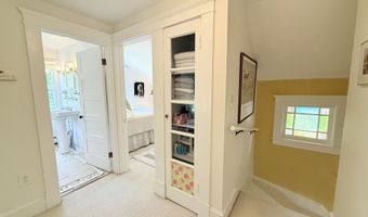 137 Main St, Chester, CT 06412