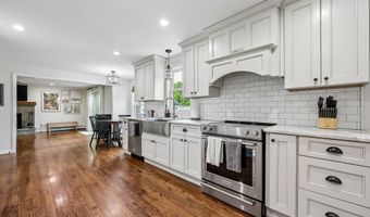 14 Cedrus Ct, Branford, CT 06405
