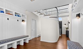 1 Harbor View Dr, Newport, RI 02840