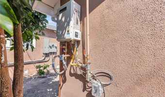 2621 Vineyard Ave, Los Angeles, CA 90016