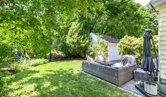 363 Lake Ave, Bridgeport, CT 06605