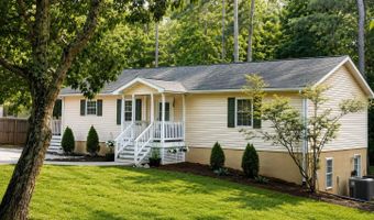 341 Courtland Dr, Appomattox, VA 24522