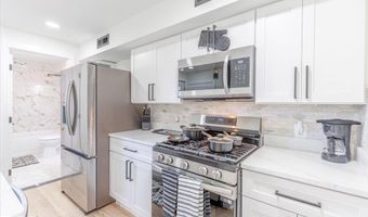 4702 MEADE St NE, Washington, DC 20019