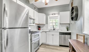41607 N Lotus Ave, Antioch, IL 60002
