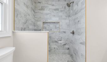 5 Buxton Ct, Barnegat, NJ 08005