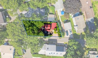 207 Pawson Rd, Branford, CT 06405