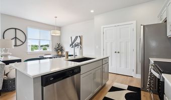 137 Wilder Ln, Ames, IA 50014