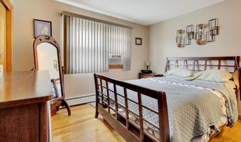 25 Linden St, Bayonne, NJ 07002