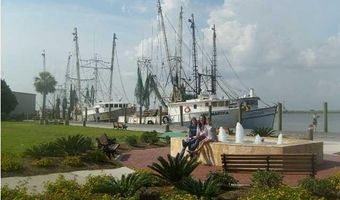 63 8th St, Apalachicola, FL 32320