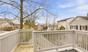 9 Bacheller St, Newport, RI 02840