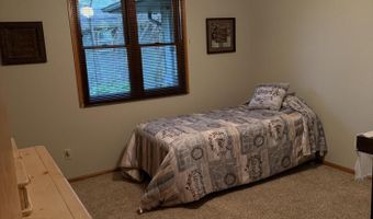 1899 Eisenhower Cir, Aberdeen, SD 57401