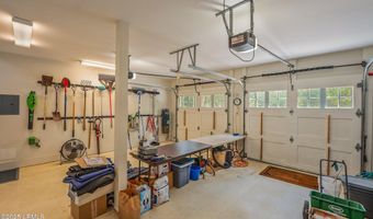 110 Coosaw Club Dr, Beaufort, SC 29907