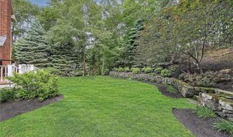 10 Owl Tree Ln, East Greenwich, RI 02818