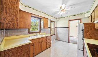 982 W Garfield Rd, Aurora, OH 44202