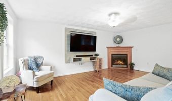 56 Peace St, Billerica, MA 01821