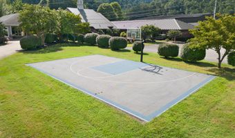 87 Ball Park St, Allen, KY 41601