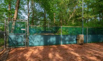 160 Pelican Rd, Middletown, NJ 07748
