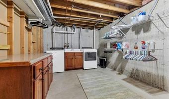 514 Great Hill Dr, Ballwin, MO 63021