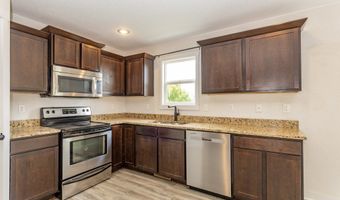 2010 SE Clover Ridge Dr, Ankeny, IA 50021