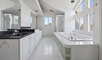 94 OCEANSIDE Dr, Atlantic Beach, FL 32233