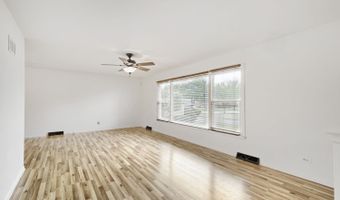 816 W Heritage Dr, Addison, IL 60101