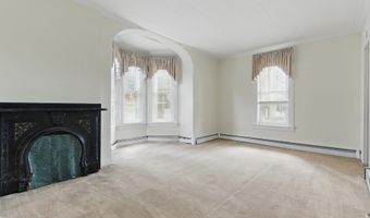 221 Franklin St, Alburtis, PA 18011
