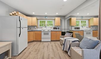 3 Birchcrest Dr, Danbury, CT 06811