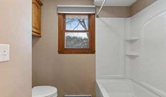 2405 N ERB St, Appleton, WI 54911