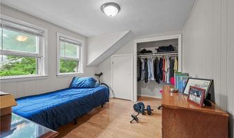 403 Commonwealth Ave, Warwick, RI 02886