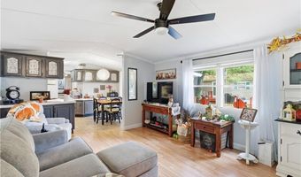 7 Kelly Ln, Coventry, RI 02816