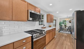 6010 BANGOR Dr, Alexandria, VA 22303