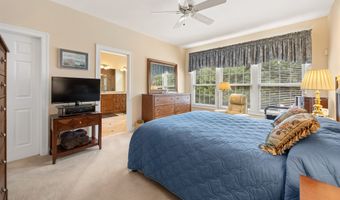 13 Stonegate Cir, Cheshire, CT 06410