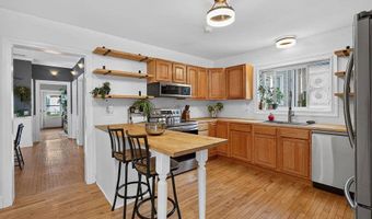48 6th St, Bangor, ME 04401