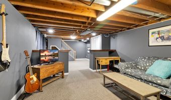 24 Rosewood Dr, Amherst, NY 14221
